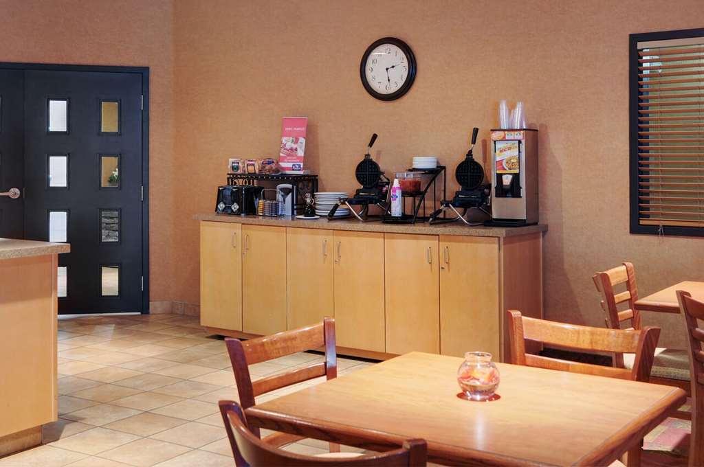 Pomeroy Inn And Suites Chetwynd Nhà hàng bức ảnh