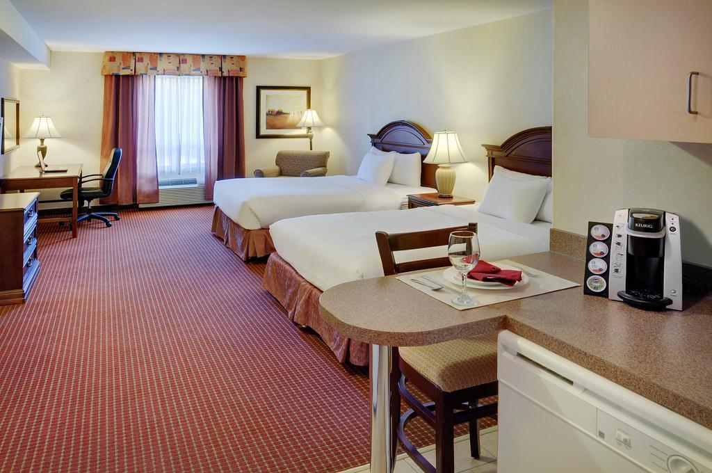 Pomeroy Inn And Suites Chetwynd Phòng bức ảnh