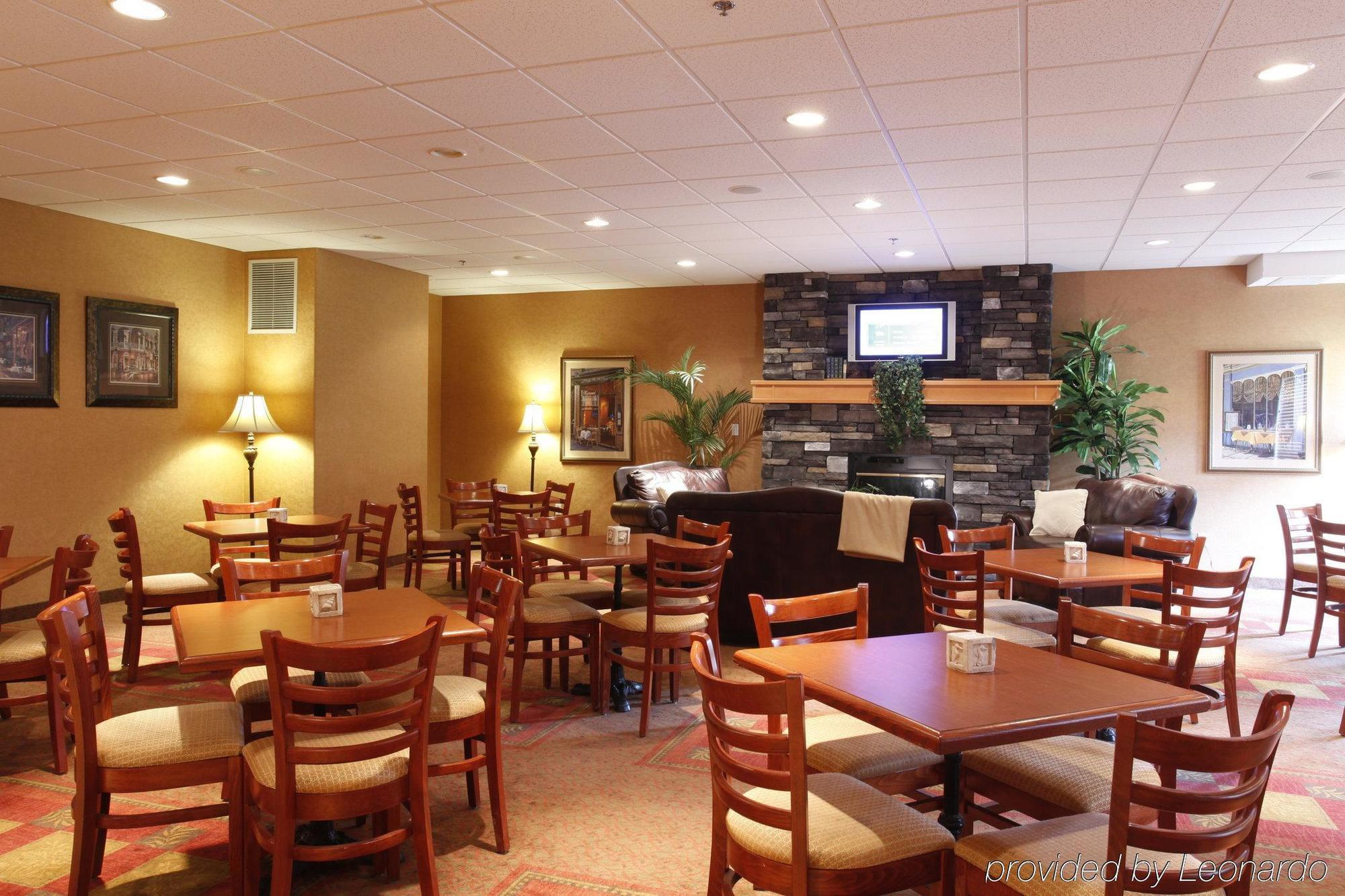 Pomeroy Inn And Suites Chetwynd Ngoại thất bức ảnh
