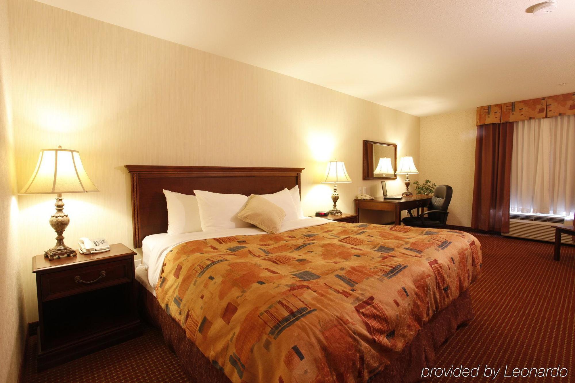 Pomeroy Inn And Suites Chetwynd Ngoại thất bức ảnh