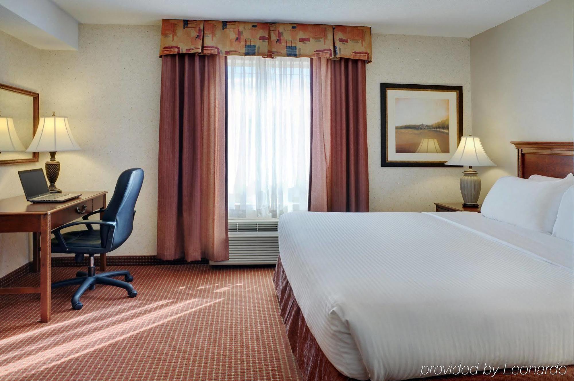 Pomeroy Inn And Suites Chetwynd Ngoại thất bức ảnh