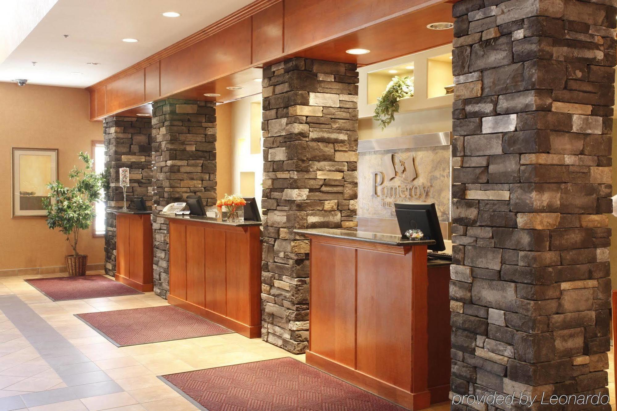 Pomeroy Inn And Suites Chetwynd Ngoại thất bức ảnh