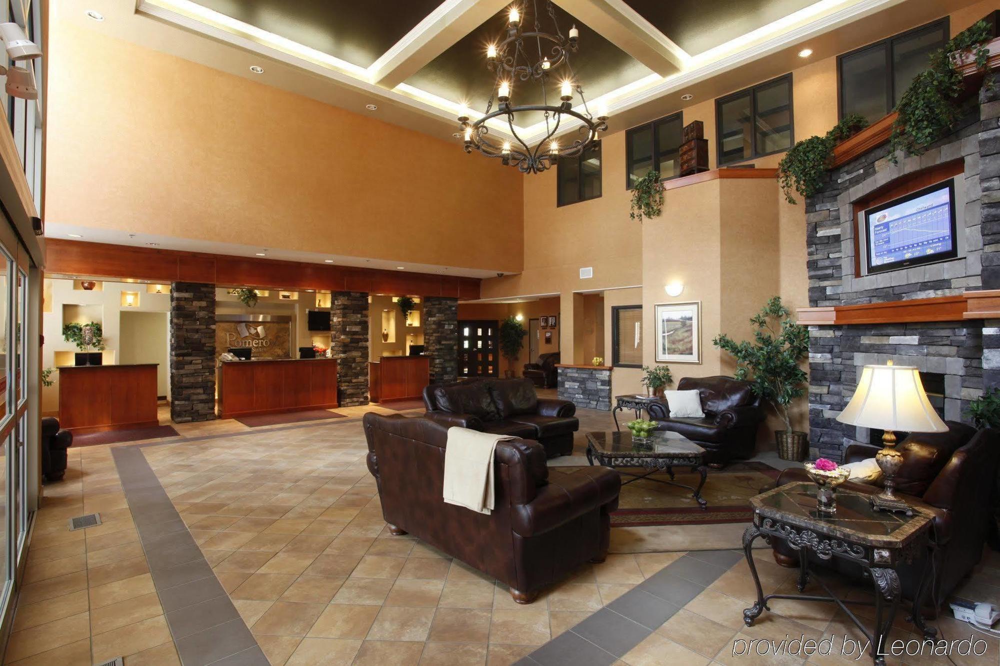 Pomeroy Inn And Suites Chetwynd Ngoại thất bức ảnh