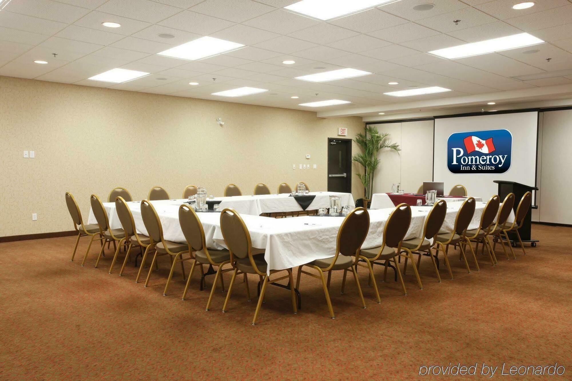 Pomeroy Inn And Suites Chetwynd Ngoại thất bức ảnh